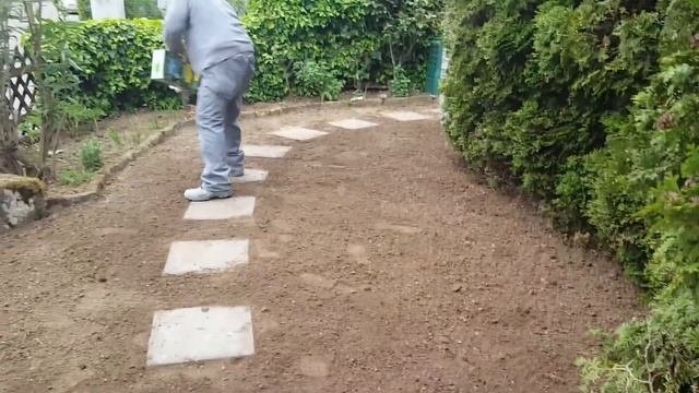Дорожка в сад своими руками)))