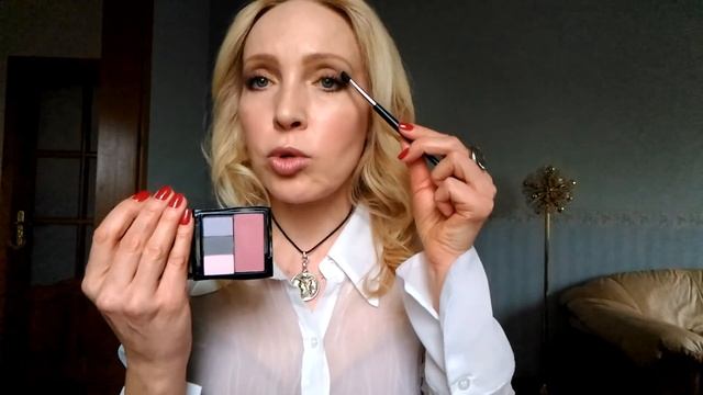 Возрастной макияж для карих глаз. Матовые тени. Компактные футляры. смотреть онлайн