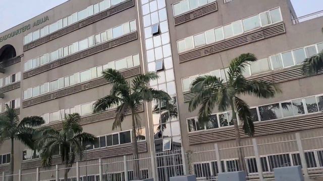 Drive Through ABUJA: CBN, Governor's Lodge, National Mosque Abuja, Different Fedral Ministries, etc смотреть онлайн