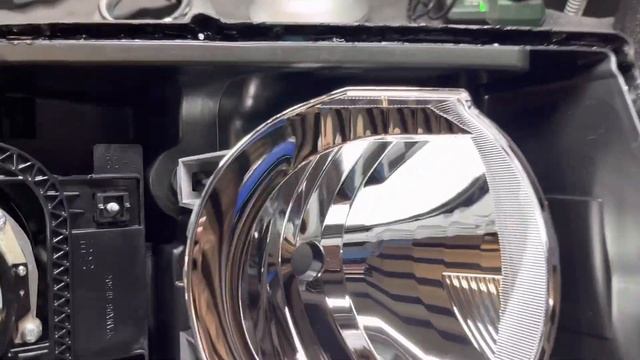 Toyota Land Cruisers 200 - замен линз на диодные Expression смотреть онлайн