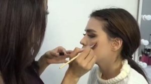 Грим на Хеллоуин  
Как я делаю царапину?