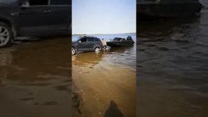 Погрузка катера Амур на прицеп.