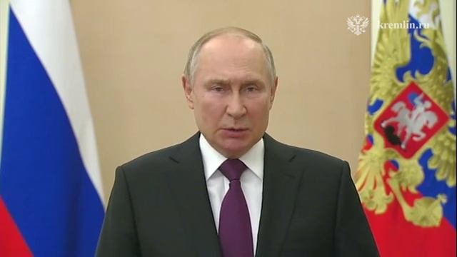 Президент поздравил личный состав и ветеранов МЧС России - Москва 24