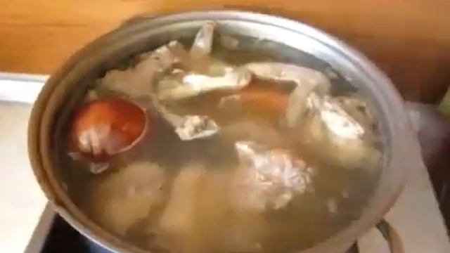 Праздничный стол. Приготовление холодца. смотреть онлайн