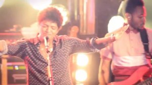 Bruno Mars - Runaway Baby (Live in Paris)