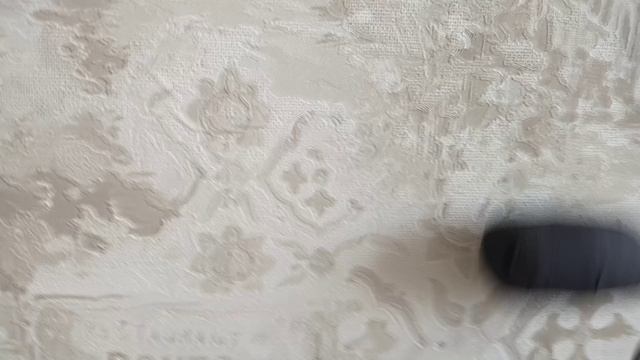 обои керама марации. обзор. видимость стыка. завальцовка зубчатым валиком. оклейка обоями 2 день.