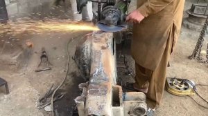 использовал кожух оси для первой сварки по центру, что непросто.