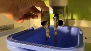 Убрать засор в раковине на 100%. сода и уксус здесь не помогут.