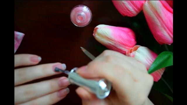 ASMR/АСМР крашу ногти, тихий шепот, звуки рта, звуки рук с кремом