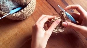 Как связать сервировочную салфетку из джута.