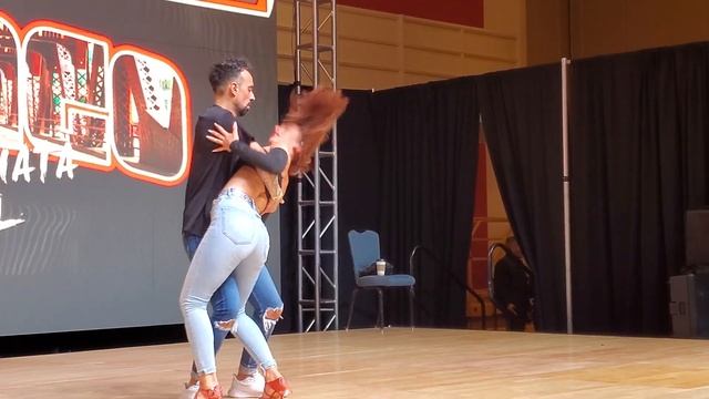 Migle y Ros // Sensual Bachata // Chicago Salsa and Bachata Festival 2022 смотреть онлайн