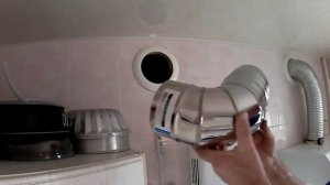 Меняем алюминиевую гофру газовой колонки на нержавеющую трубу Вытяжка водогрейки.Guru from the USSR