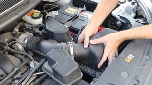 2018 Ford Explorer - Engine Air Filter Replacement
