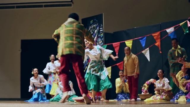"Dances of the Lowlanders" (Rural Suite) performed by: Leyte Dance Theater смотреть онлайн