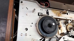 Катушечный магнитофон  PHILIPS , всё очень плохо.