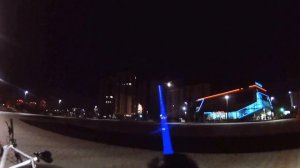 синий супер-лазер который может поджечь бумагу и траву за несколько секунд!!!