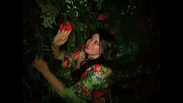 Елена Ракитина "Горит рябиновая гроздь" смотреть онлайн