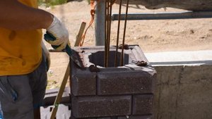 Монтаж забора BRICK на ригельную систему