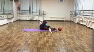 Лечебная физкультура для поясничного отдела позвоночника с мячом для пилатеса. Здоровая спина