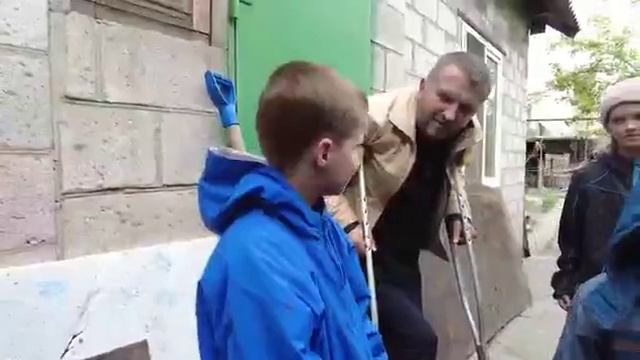 Несгибаемой силы духа семья живет в Мариуполе