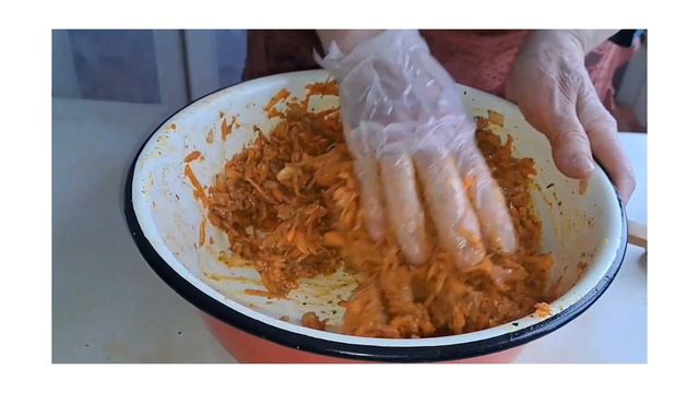 Мама готовит морковные котлеты. смотреть онлайн