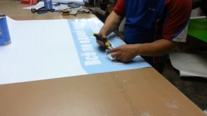 выборка пленки после плоттерной резки Акватория рекламы