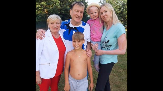 ПЕНКИН ВСТРЕТИЛ МОЛОДУЮ ЛЮБОВЬ. смотреть онлайн