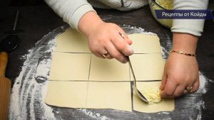 Булочки из готового слоеного теста с творогом и цедрой лимона. Домашняя выпечка рецепт