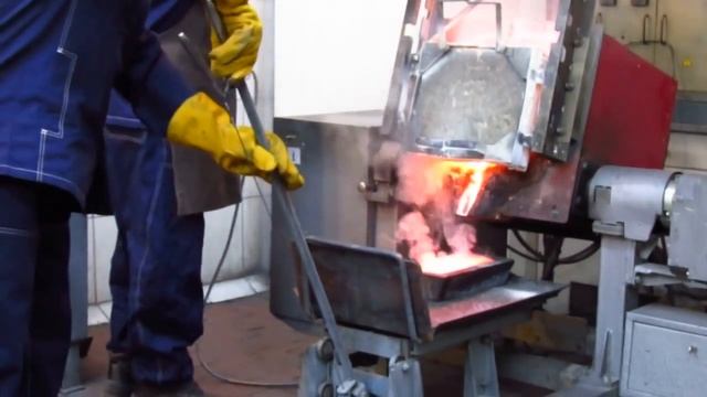 "Полюс": Плавка золота в слитки смотреть онлайн