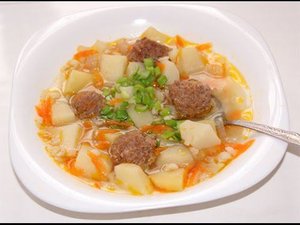 Вкусный суп с мясными фрикадельками и перловкой в мультиварке