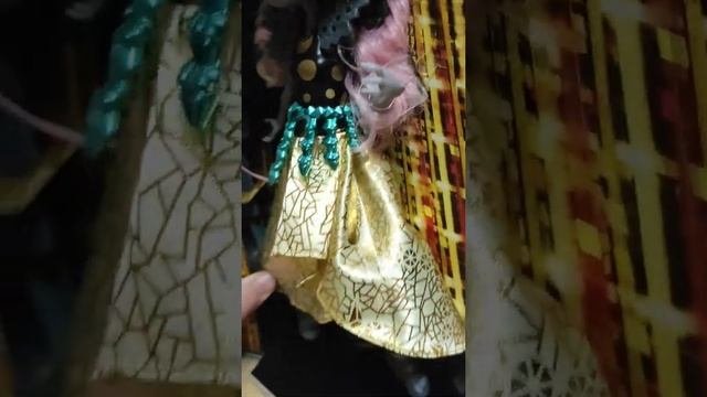 Распаковка и обзор куклы монстер хай Мауседес Кинг из серии"Бу-Йорк,Бу-Йорк". смотреть онлайн