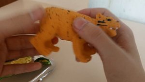 Распаковка пакетика «The Epic Animals: Jungla» из Испании. 1440p (2K)