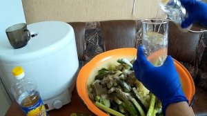 Огурцы по - корейски , из огурцов - переростков.