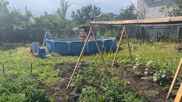 Жара и новые качели для дочки смотреть онлайн