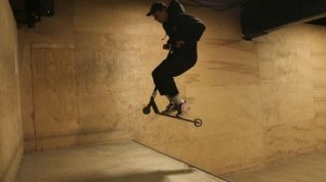 Как сделать НОУХЕНД на самокате (How to No Hander on a scooter)