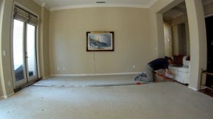 How to Re-stretch Loose Carpet to Remove Buckles