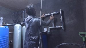 монтаж очистки воды из умягчителя и обезжелезивателя