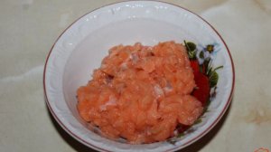 Рыбный тартар с зеленым луком и каперсами