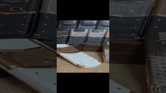 Видео презентация корпуса телефона Vertu Signature SD 1 sim натуральная кожа