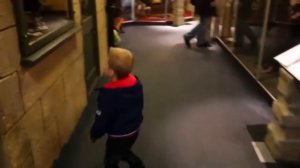 Музей детства в Эдинбурге Шотландия. Игрушки для детей в музее детства В Эдинбурге. Шотландия