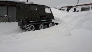 Гусеничный вездеход Хома. Чистка снега