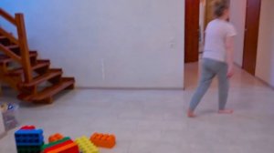 Света и Богдан ДОИГРАЛИСЬ в футбол - РАЗБИЛИ окно