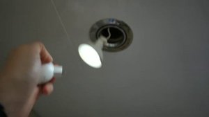 Как поменять лампочку