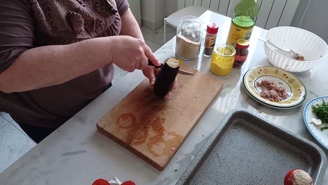 Pomodori ripieni e melanzane ripiene gratinate in forno смотреть онлайн