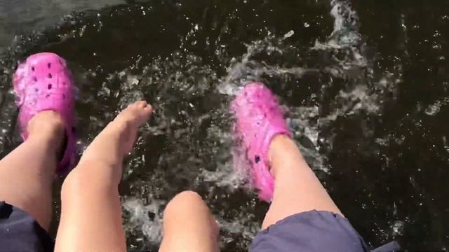 ПЕРВЫЙ СПЛАВ у девчонок! Второй сплав у мамы! Стопицотый сплав у папы! смотреть онлайн