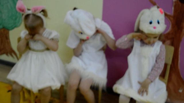Спектакль "Заюшкина избушка".