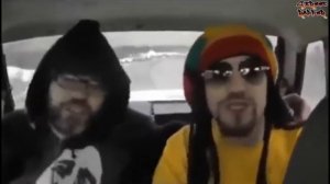 Растаманы читают рэп в полицейкой машине (STREET RAPPER)