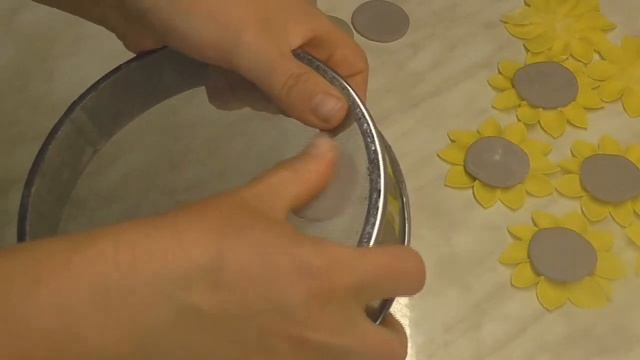 Подсолнух из мастики. смотреть онлайн