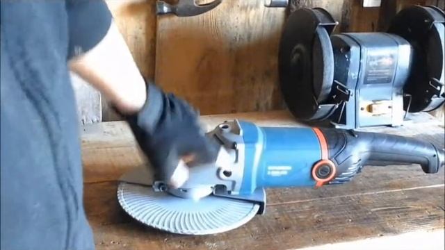 Профессиональная большая УШМ, болгарка Hyundai G2000-230 Expert 2200 Вт диск 230 мм. смотреть онлайн