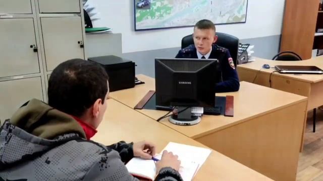 В Красноярске мужчина посадил с собой за руль 5-летнего сына